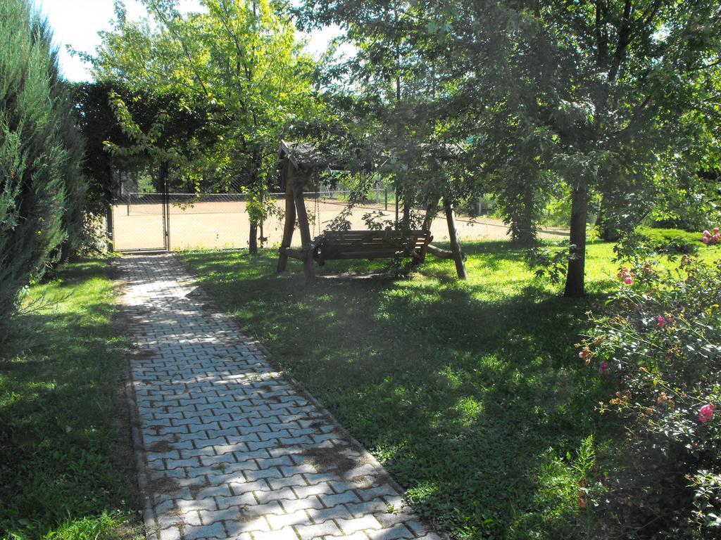 Agnes Pihenohaz Hotel Szilvásvárad Buitenkant foto